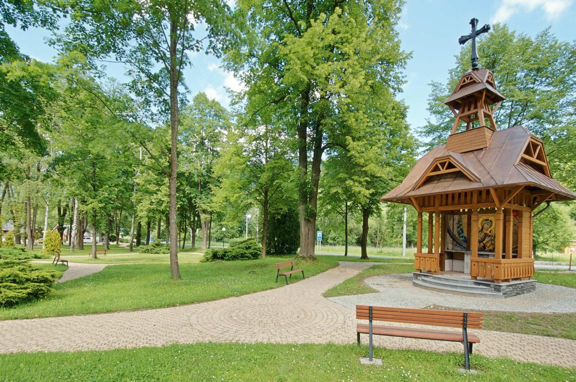Kupelne Domceky - Kupele Cerveny Klastor Smerdzonka Exterior foto