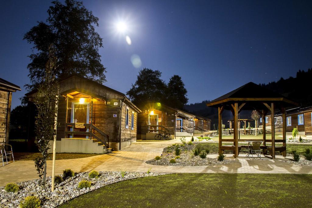 Kupelne Domceky - Kupele Cerveny Klastor Smerdzonka Exterior foto